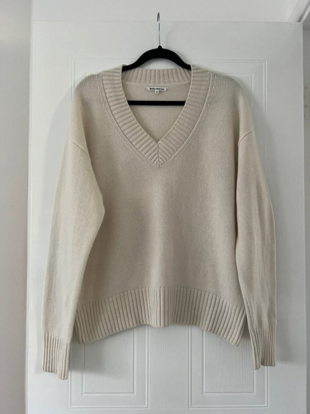 Reformation Cashmere V-Neck Jumper Cream Size XS